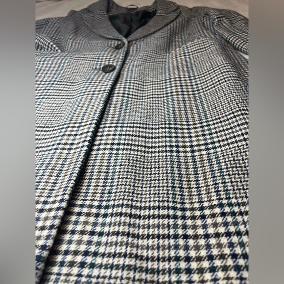 Women’s Formal Coat - Picture 4 of 9